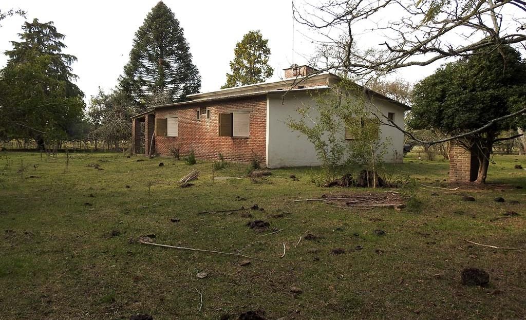 Frente casa ladrillo a la vista 70 has Agro-ganadero en Arditi