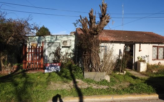 Jasale VENDE Casa a reciclar en Bavio, Magdalena